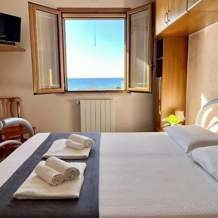 The Front Penthouse Appartamento *