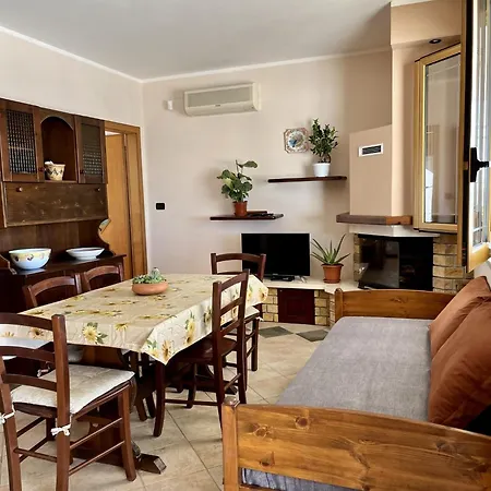 The Front Penthouse 20 M By Salento Prime Apartment