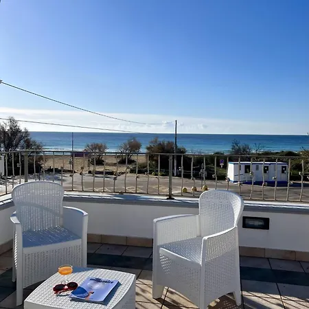 Apartment The Front Penthouse 20 M By Salento Prime